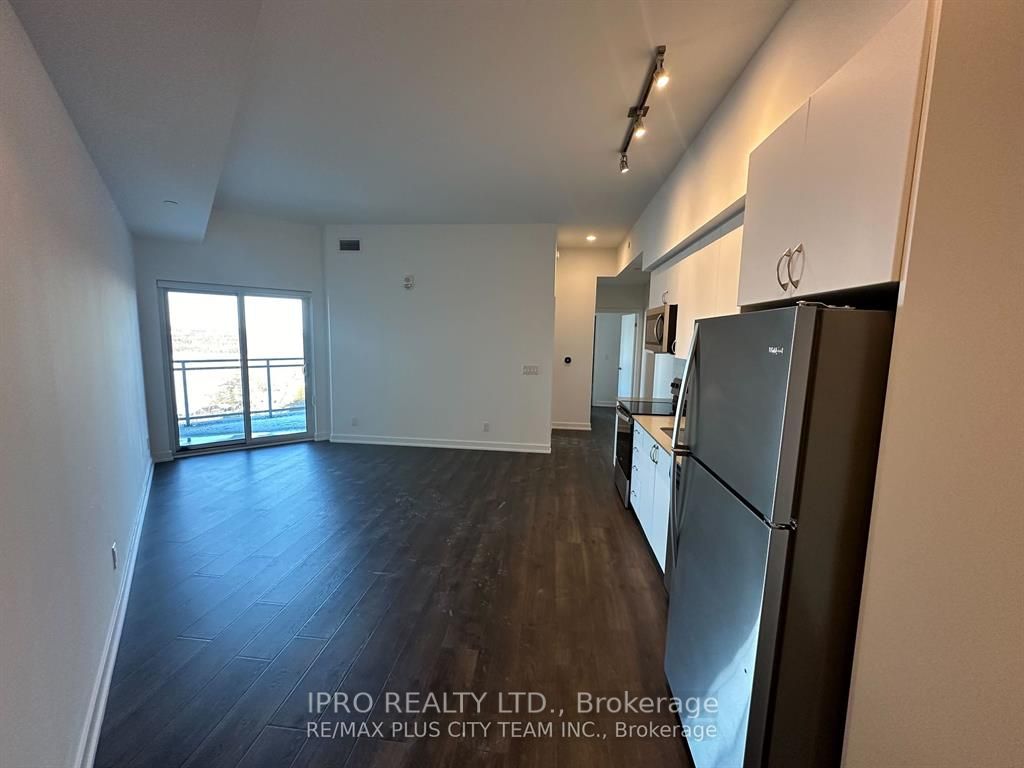 56 Lakeside Terrace 208