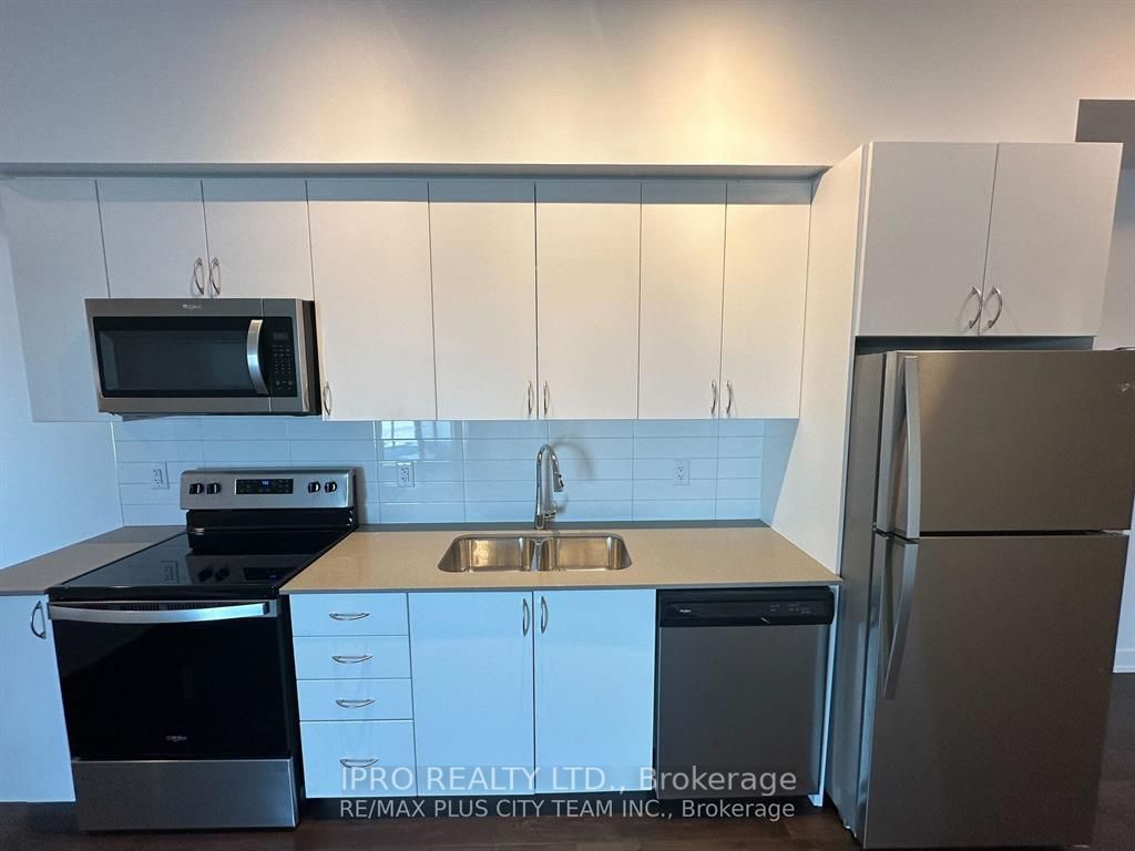 56 Lakeside Terrace 208