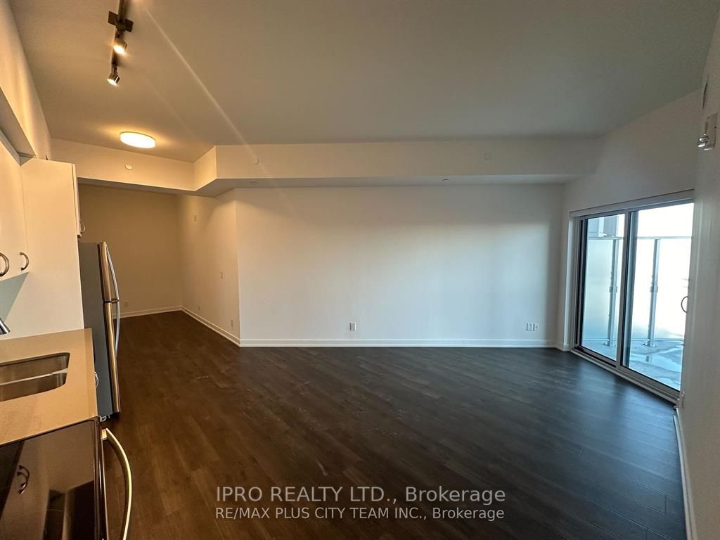 56 Lakeside Terrace 208
