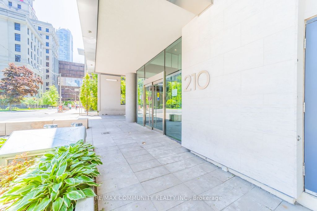 Photo of 210 Simcoe Street E #1210, Toronto, ON M5T 2W5 (MLS # C12744154)