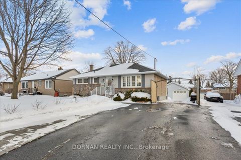 Property photo of 467 fernhill boulevard, oshawa, ON l1j 5j6