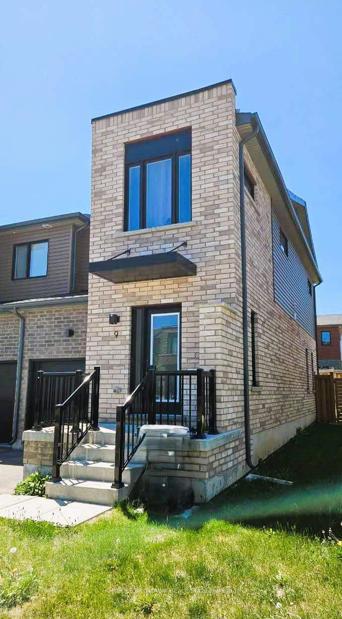 Photo of 9 Haven Lane, Barrie, ON L9J 0M4 (MLS # S13656068)