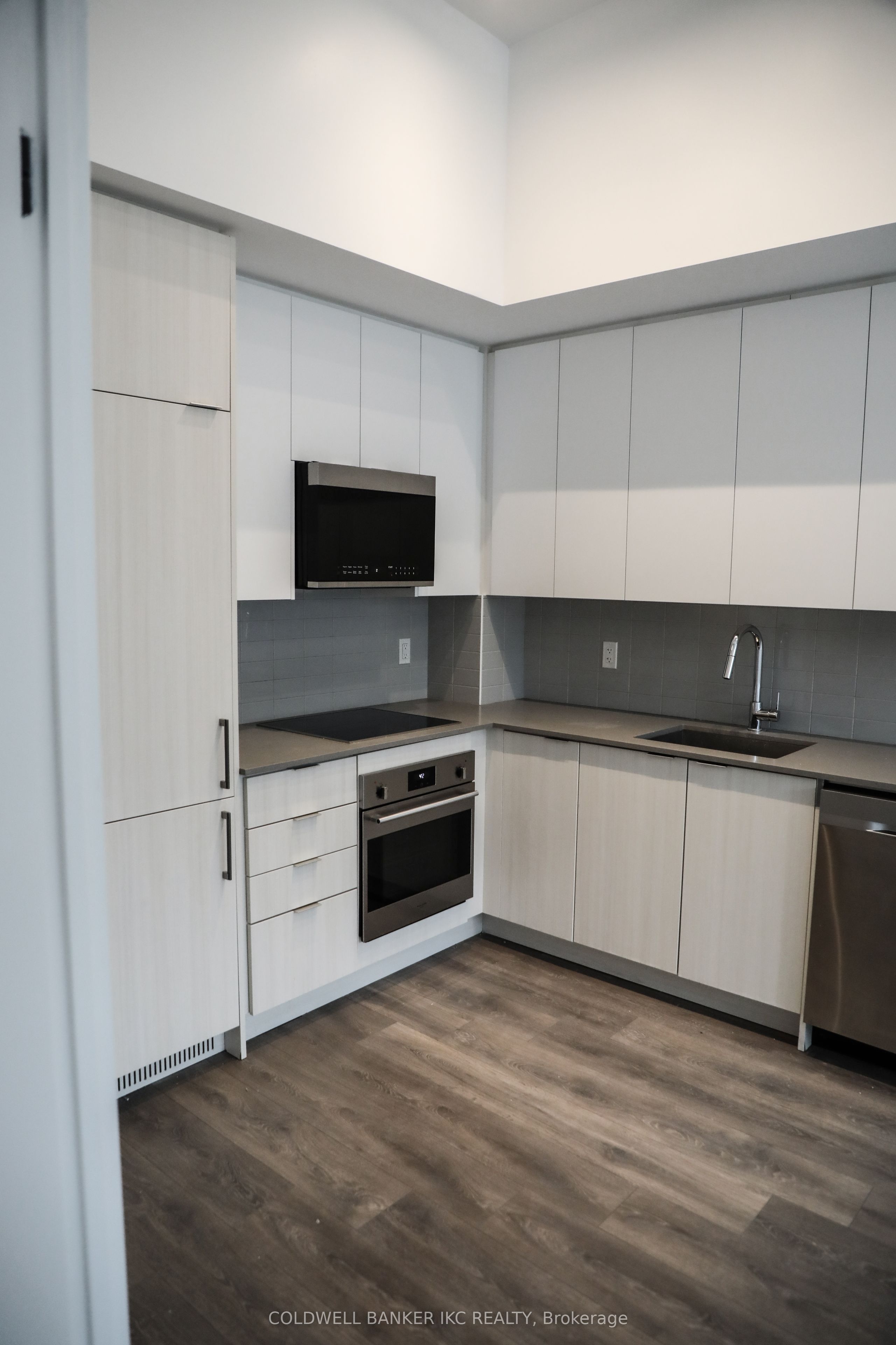 2485 Taunton Road 352