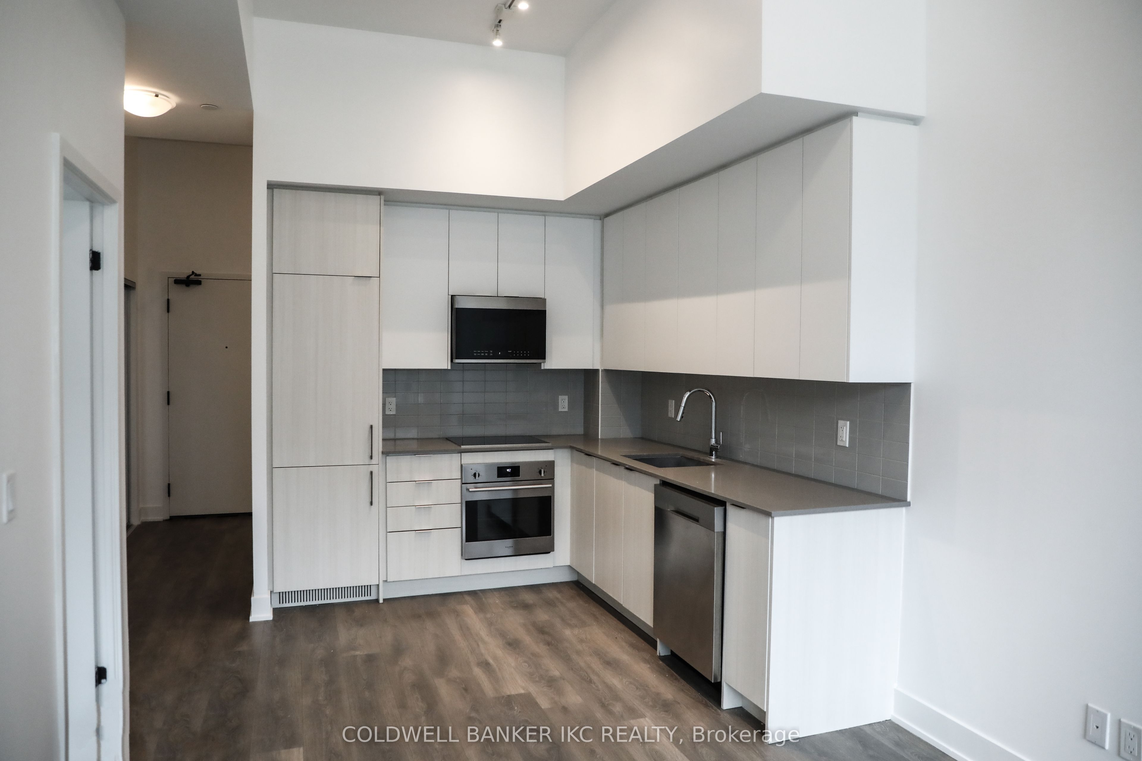 2485 Taunton Road 352