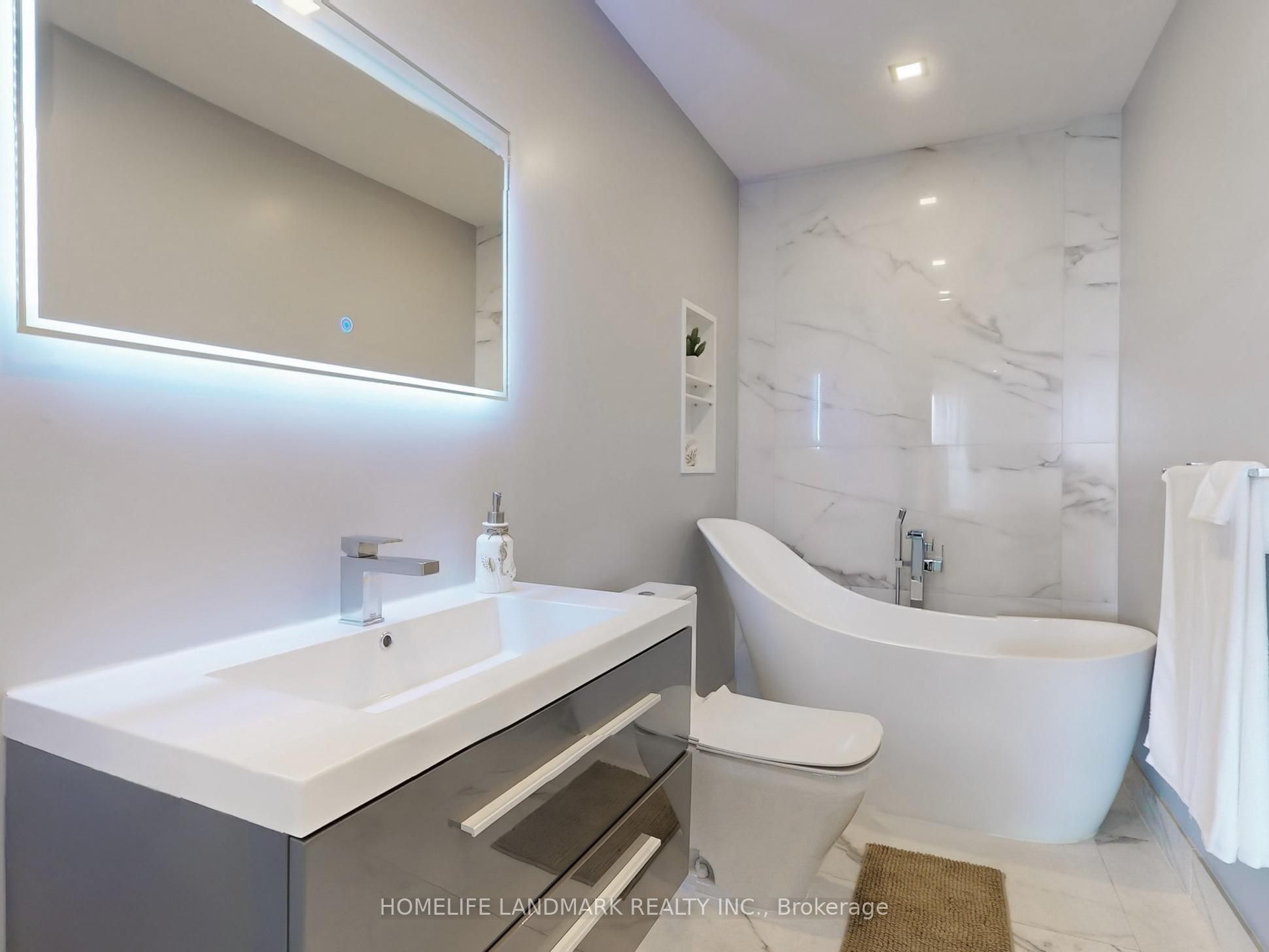 8 Maison Parc Court 619