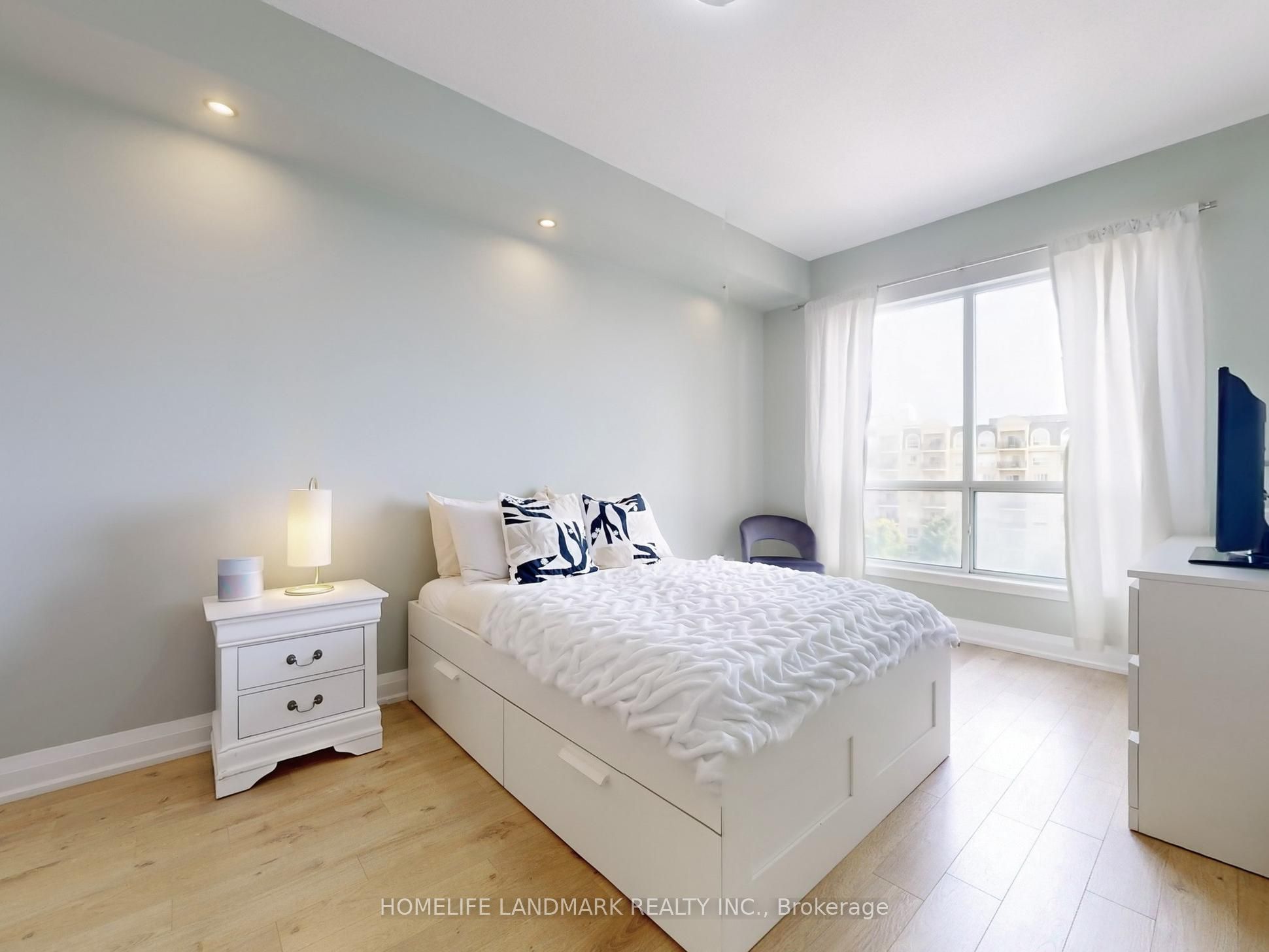 8 Maison Parc Court 619
