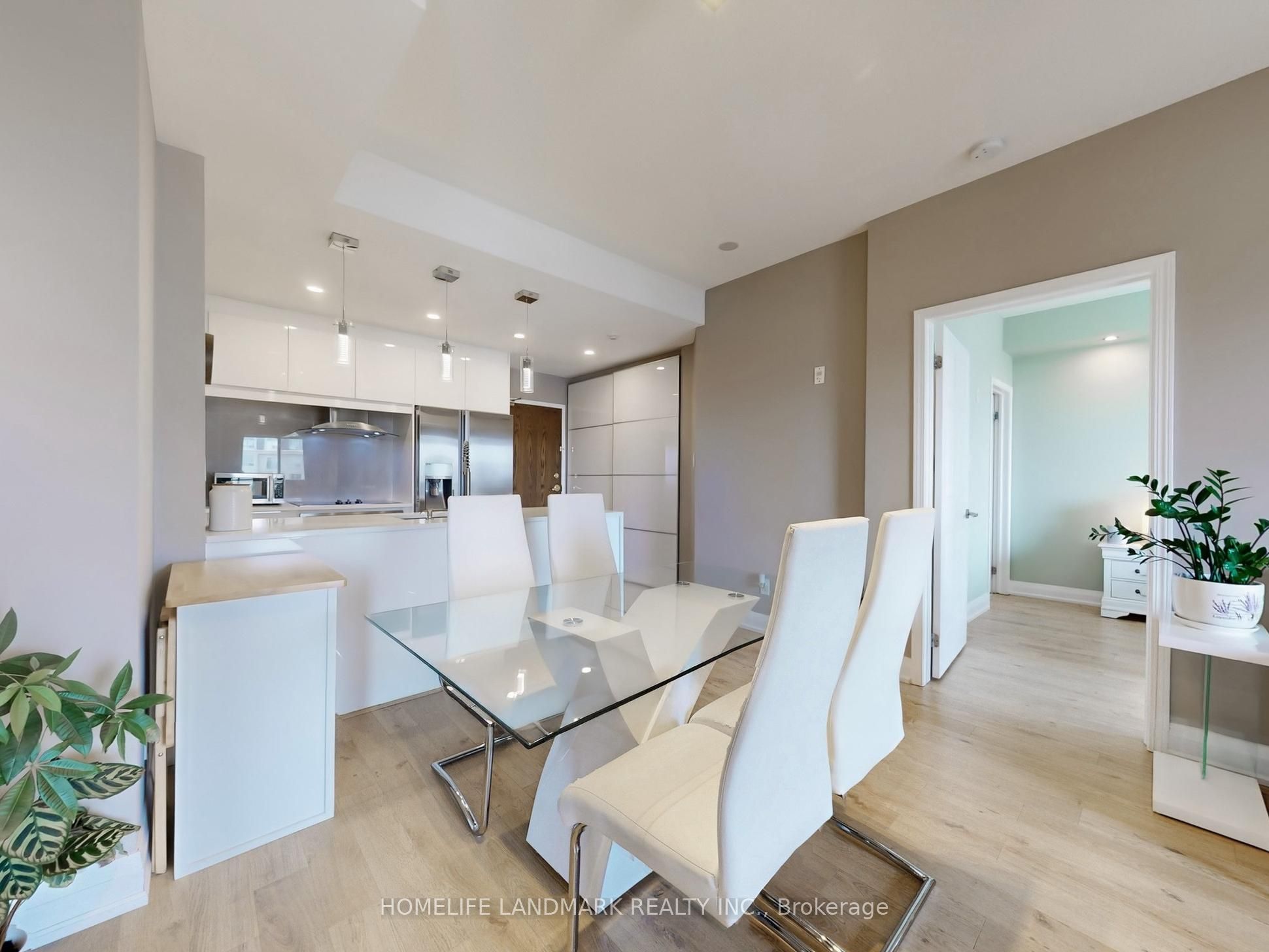 8 Maison Parc Court 619