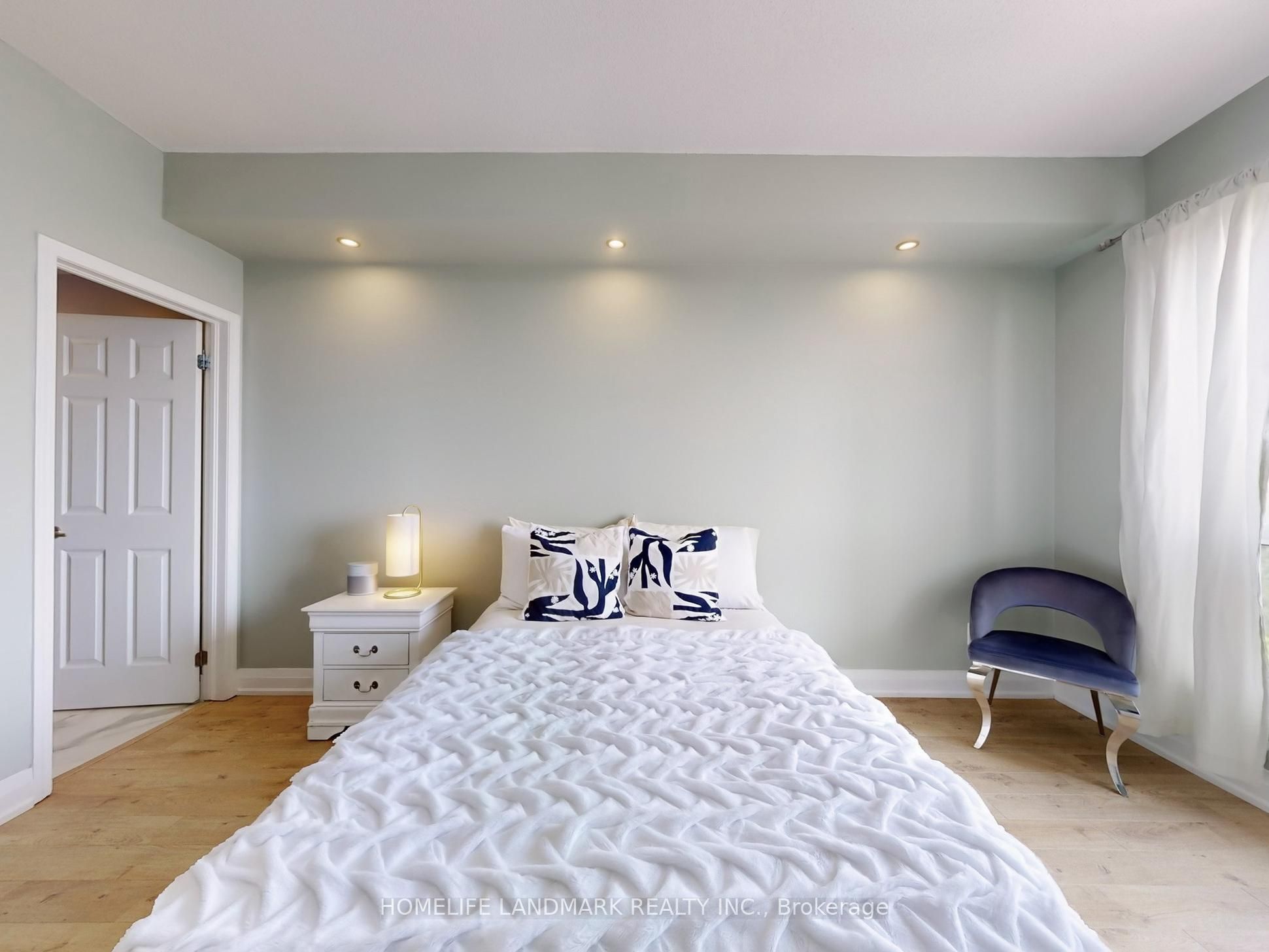 8 Maison Parc Court 619