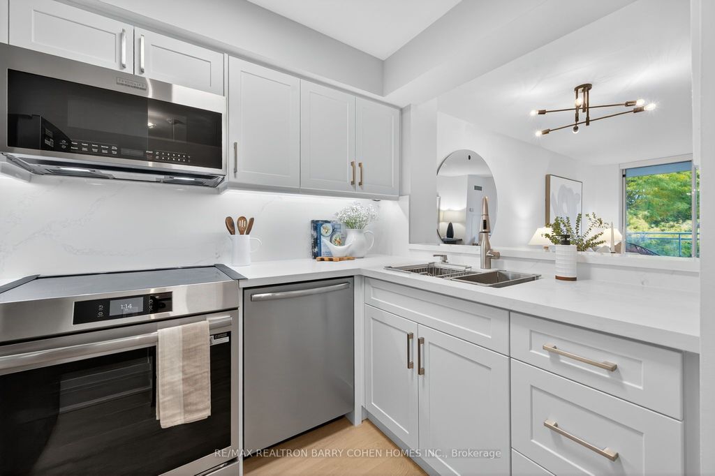 Photo of 398 Eglinton Avenue E #503, Toronto, ON M4P 3H8 (MLS # C12476680)