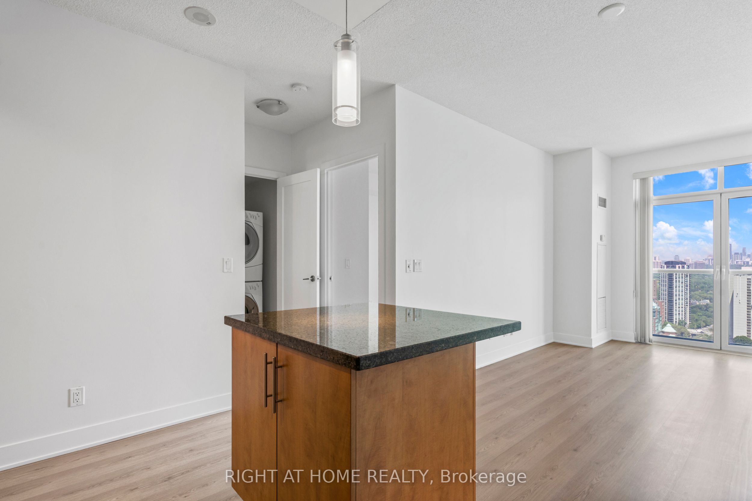 120 Homewood Avenue 3302