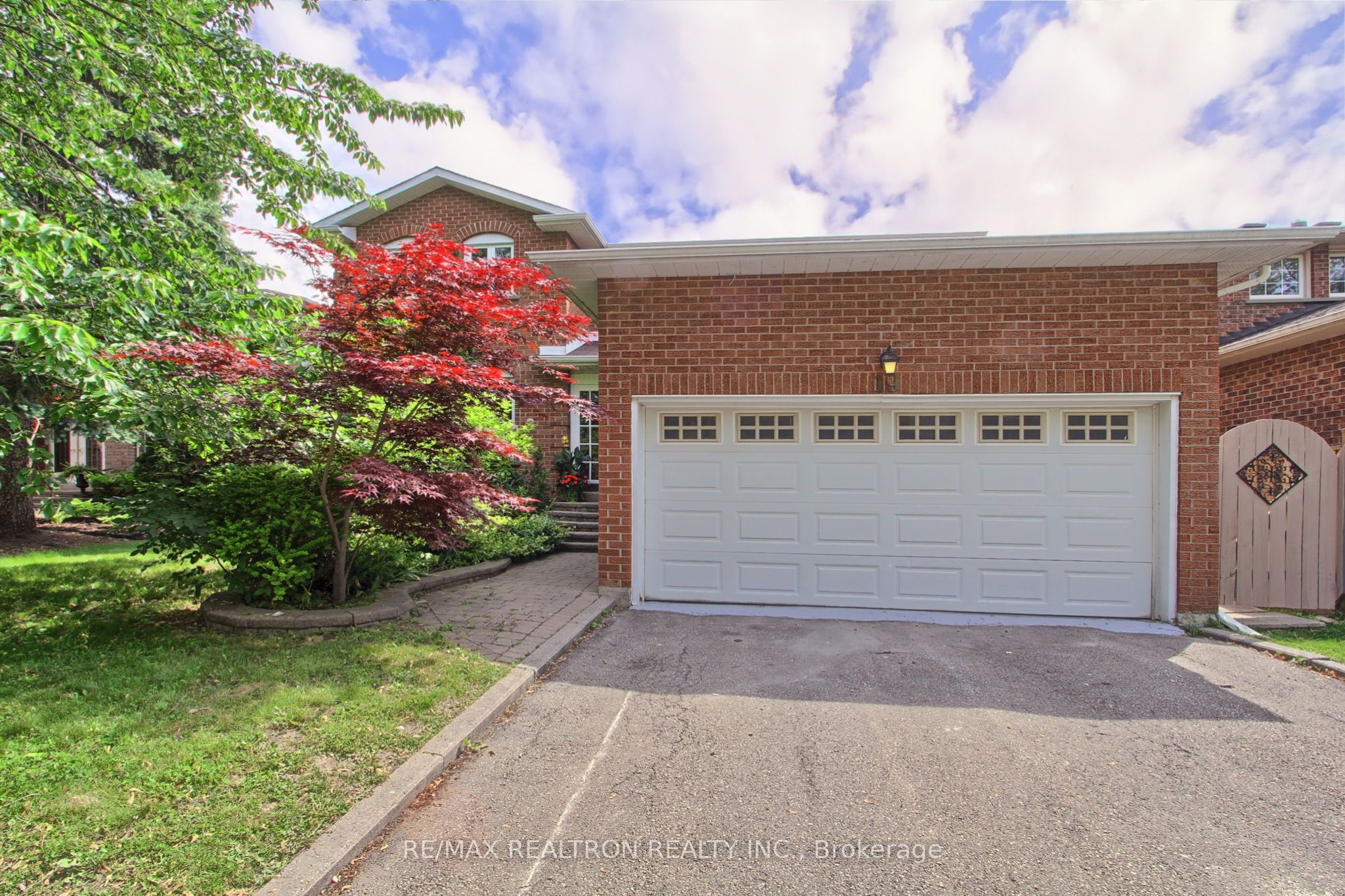 19 Crystal Drive N