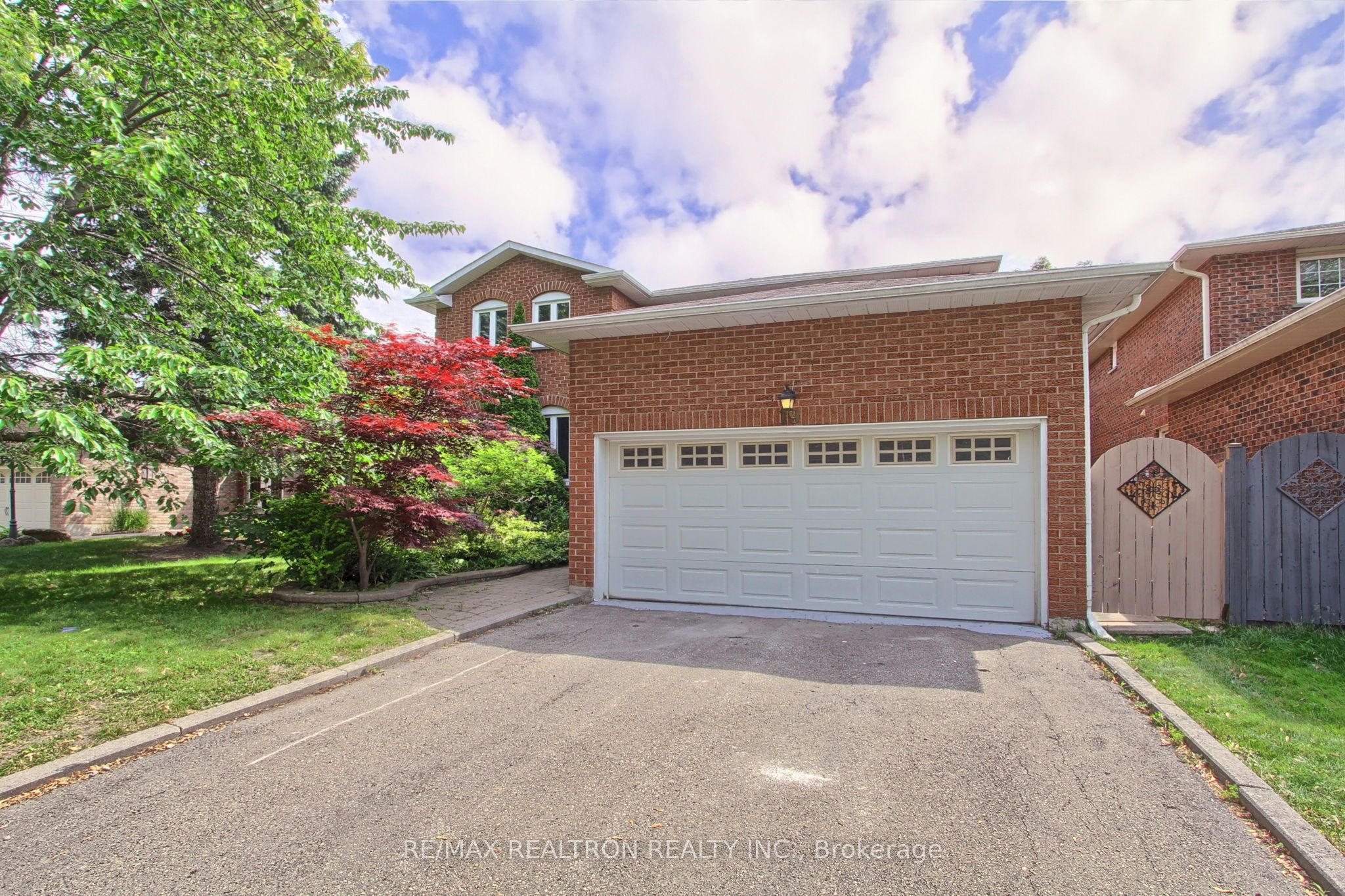19 Crystal Drive N