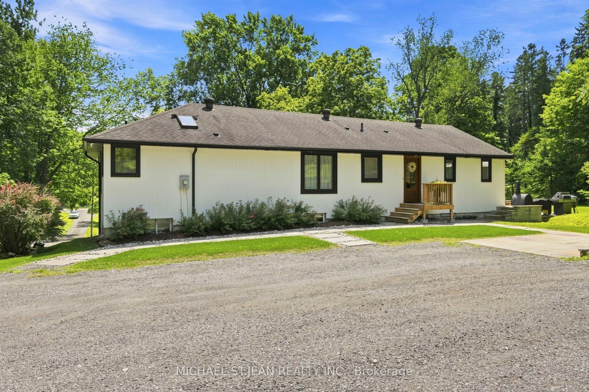 1095 Governors Road