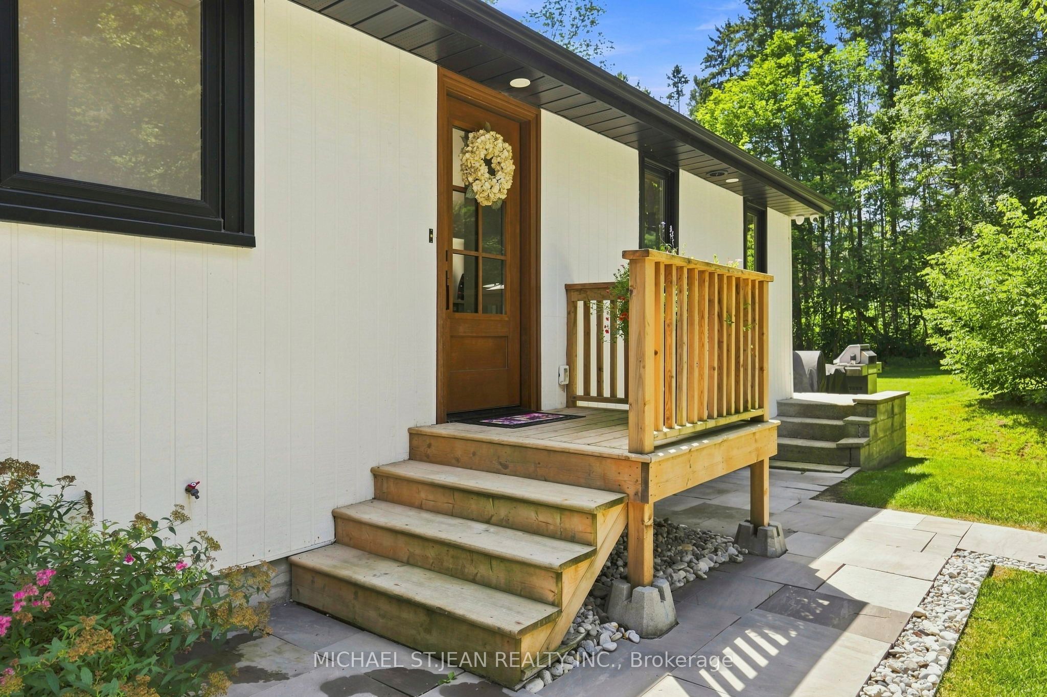 1095 Governors Road
