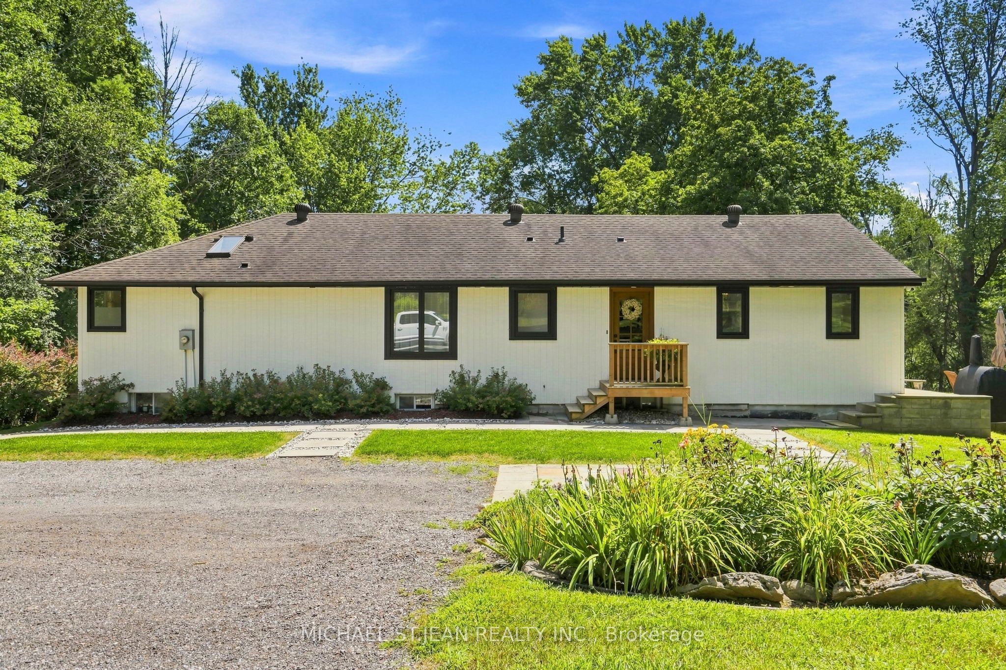 1095 Governors Road