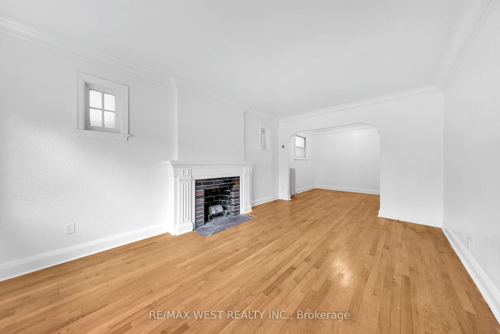 Photo of 284 Fairlawn Avenue, Toronto, ON M5M 1T1 (MLS # C13076612)