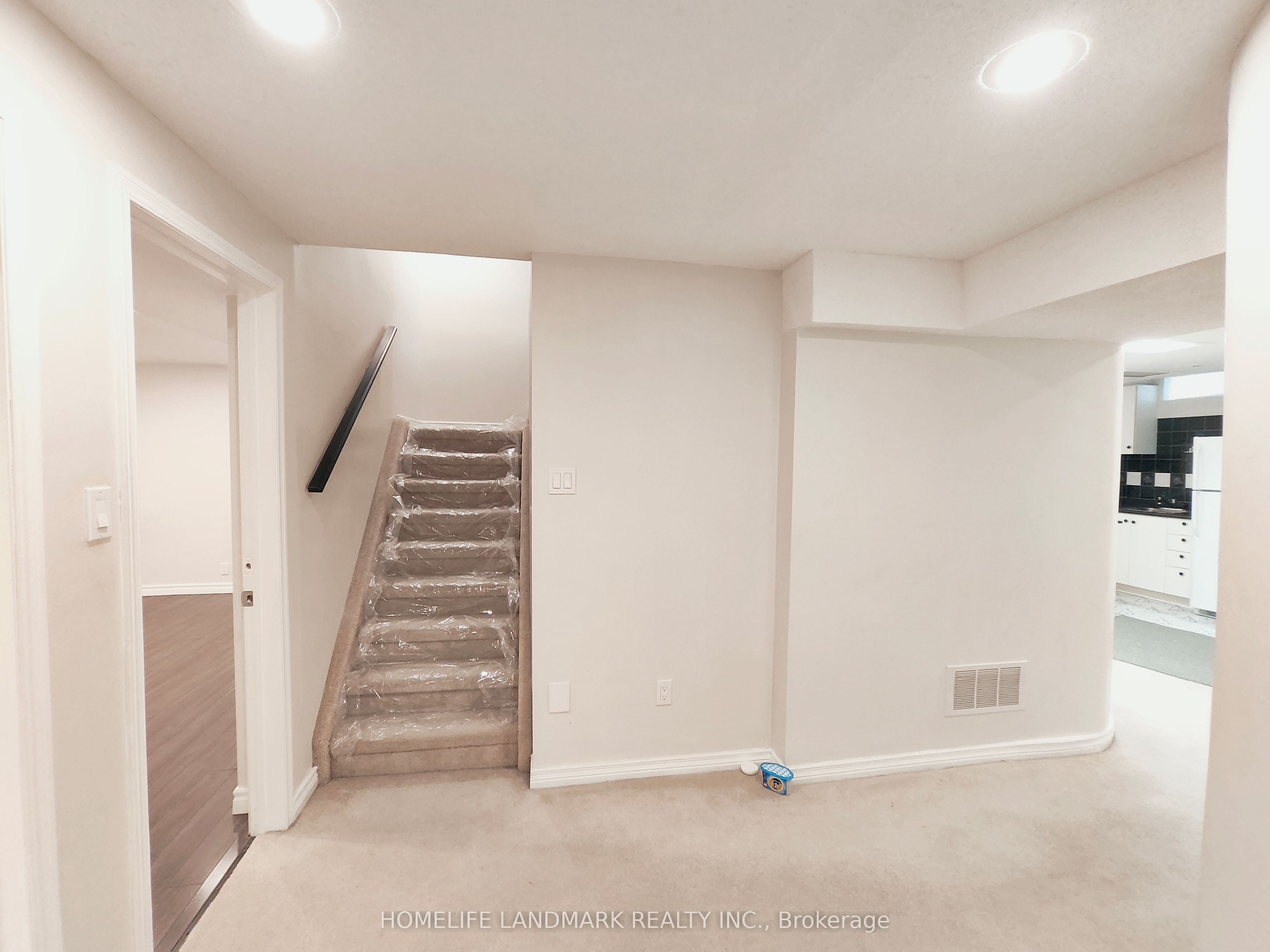 15 Mary Elizabeth Crescent