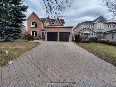 15 Mary Elizabeth Crescent Markham ON L3R 9M2