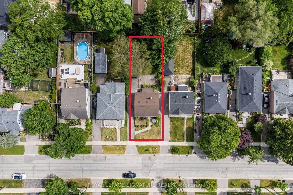 Photo of 7 Putney Road, Toronto, ON M8W 2K6 (MLS # W13476074)