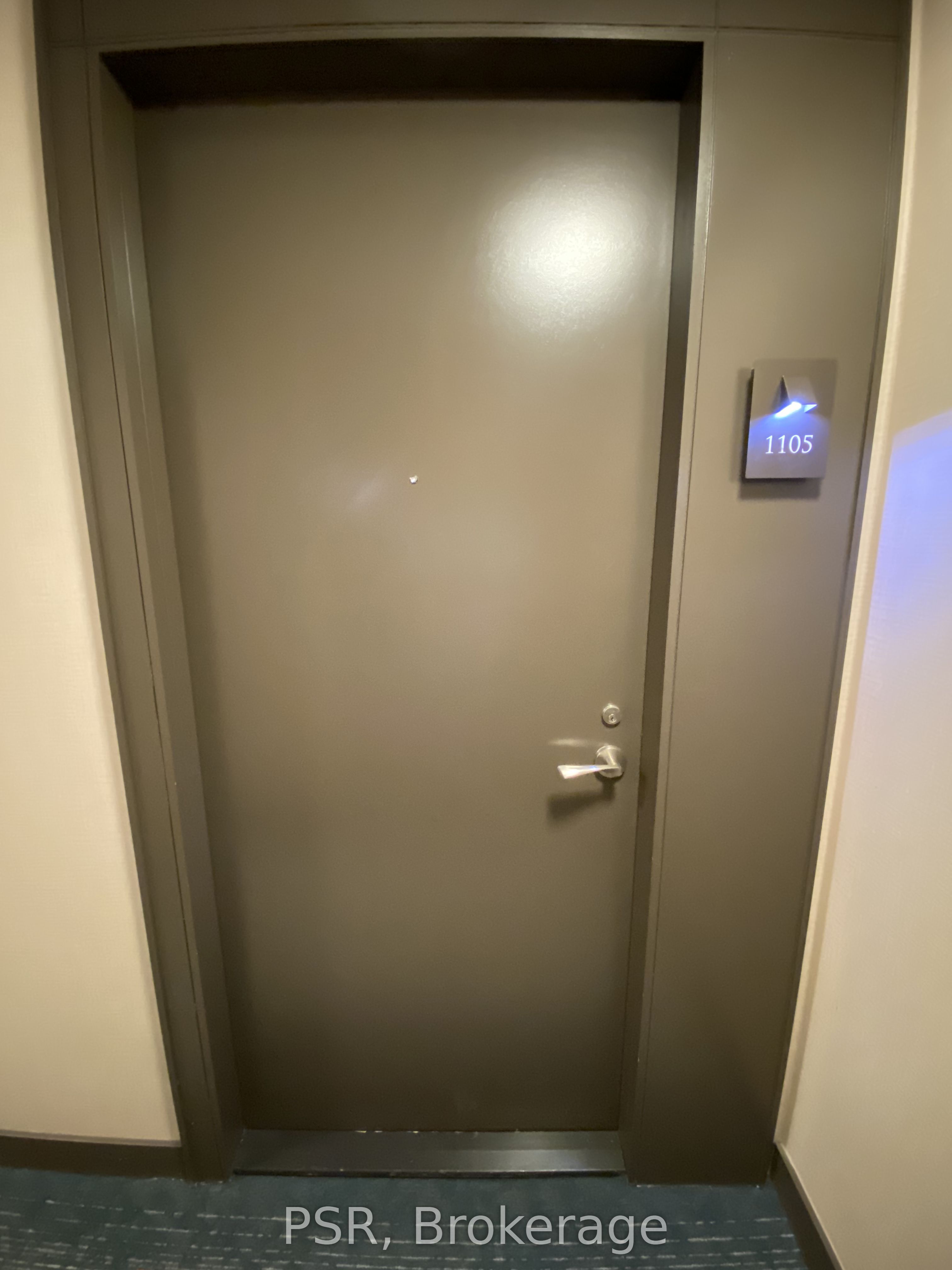 2240 Lake Shore Boulevard W 1105