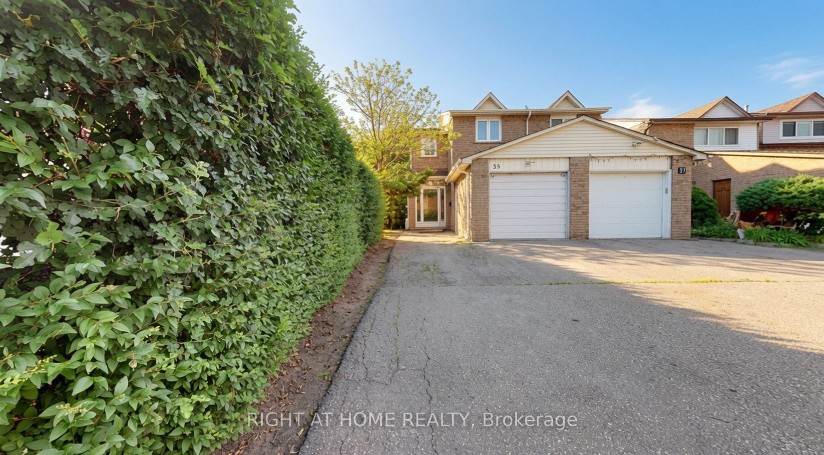 35 Chalfield Lane