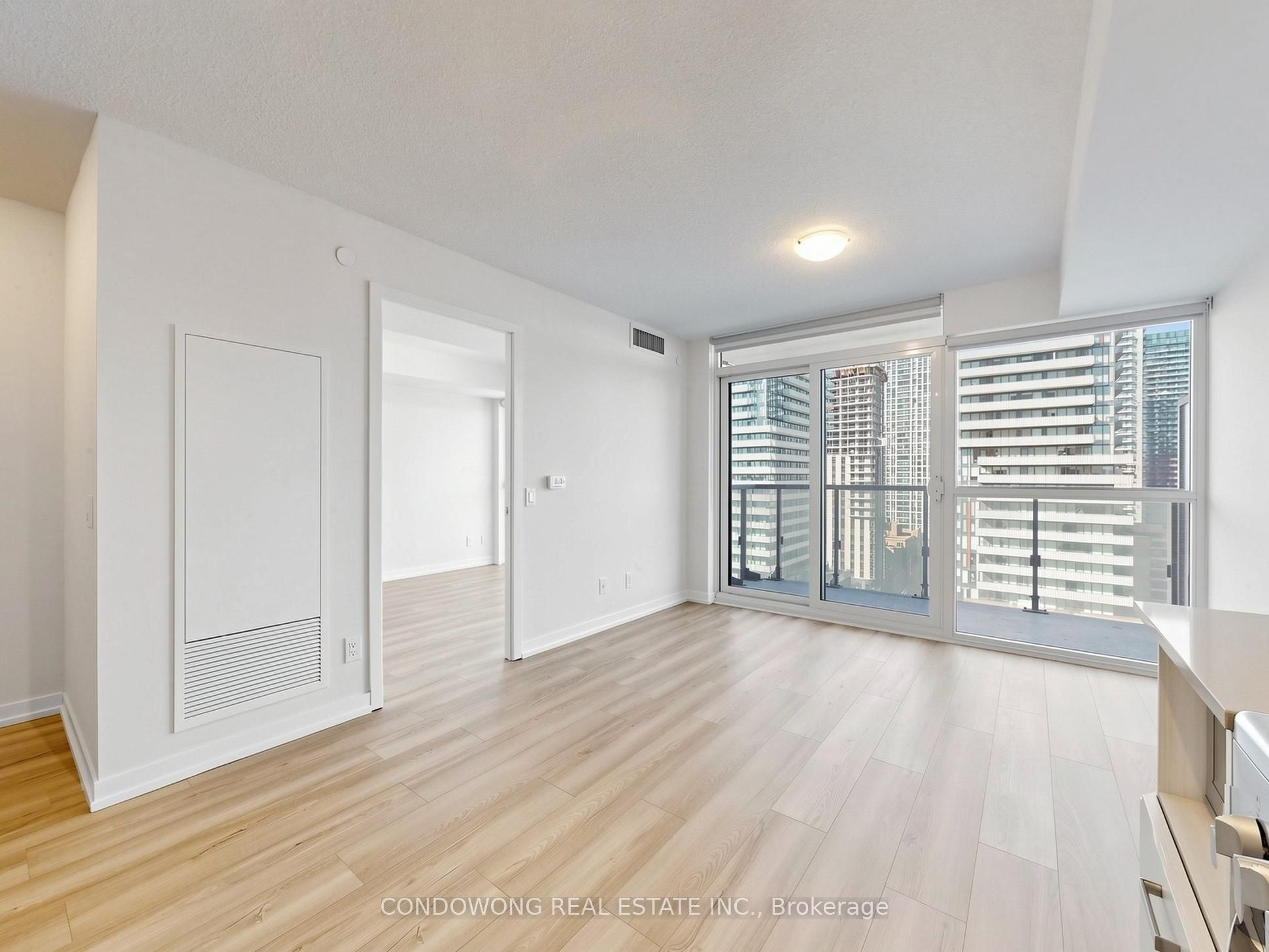125 Redpath Avenue 1803