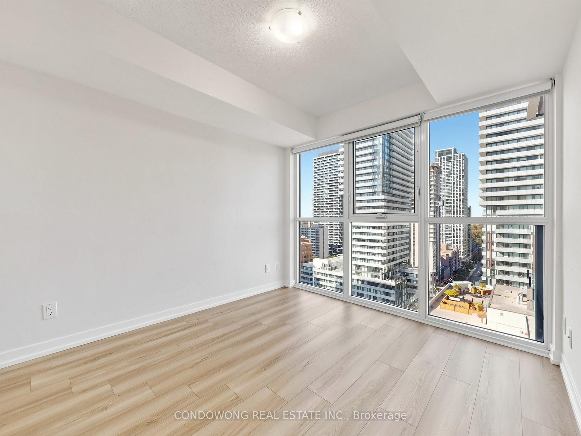 125 Redpath Avenue 1803