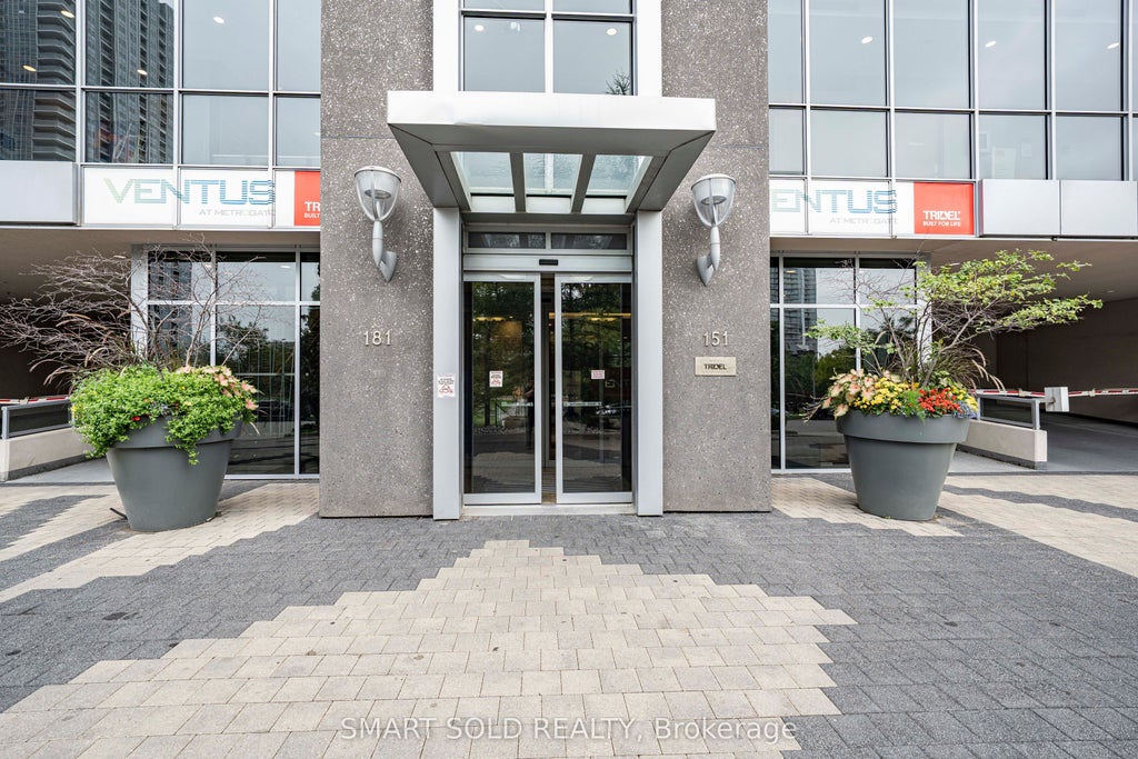 Photo of 181 Village Green Square #1621, Toronto, ON M1S 0K6 (MLS # E13734924)