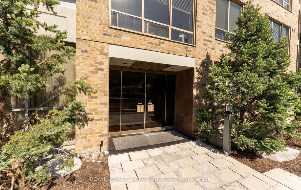 Photo of 225 The Donway N/A W #605, Toronto, ON M3B 2V7 (MLS # C13232620)