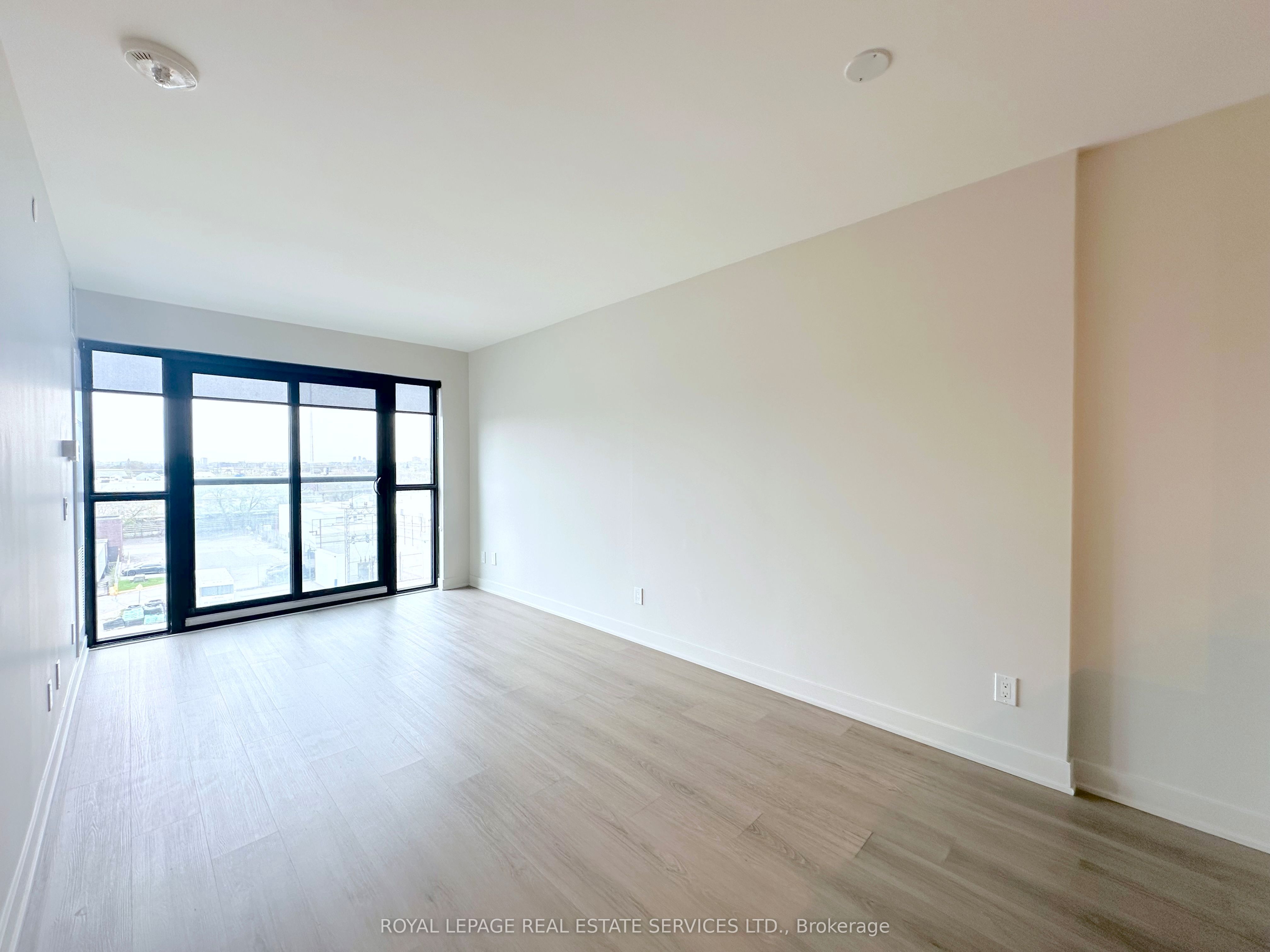 3385 Dundas Street W 514