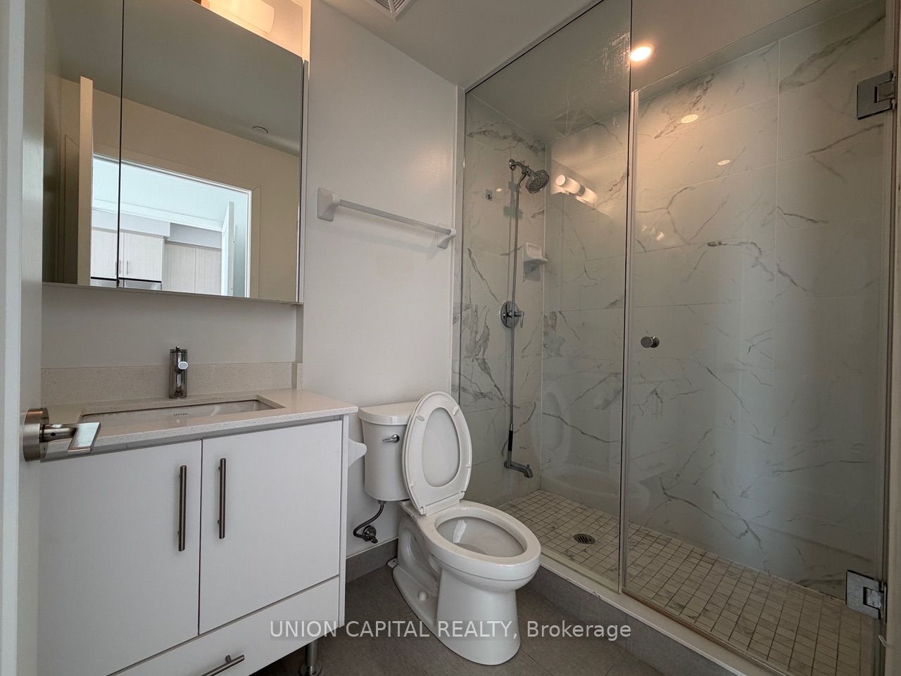 105 Oneida Crescent 1201