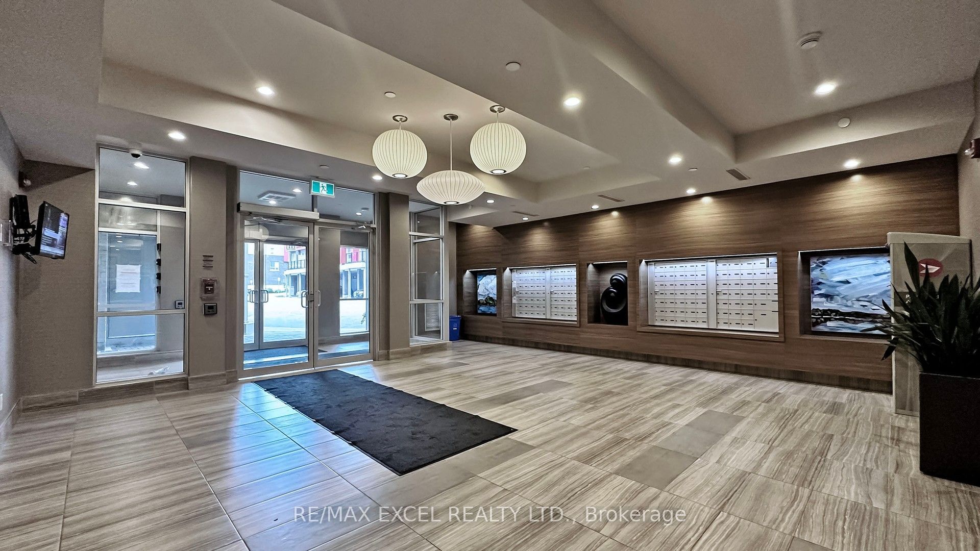 2 Adam Sellers Street 302