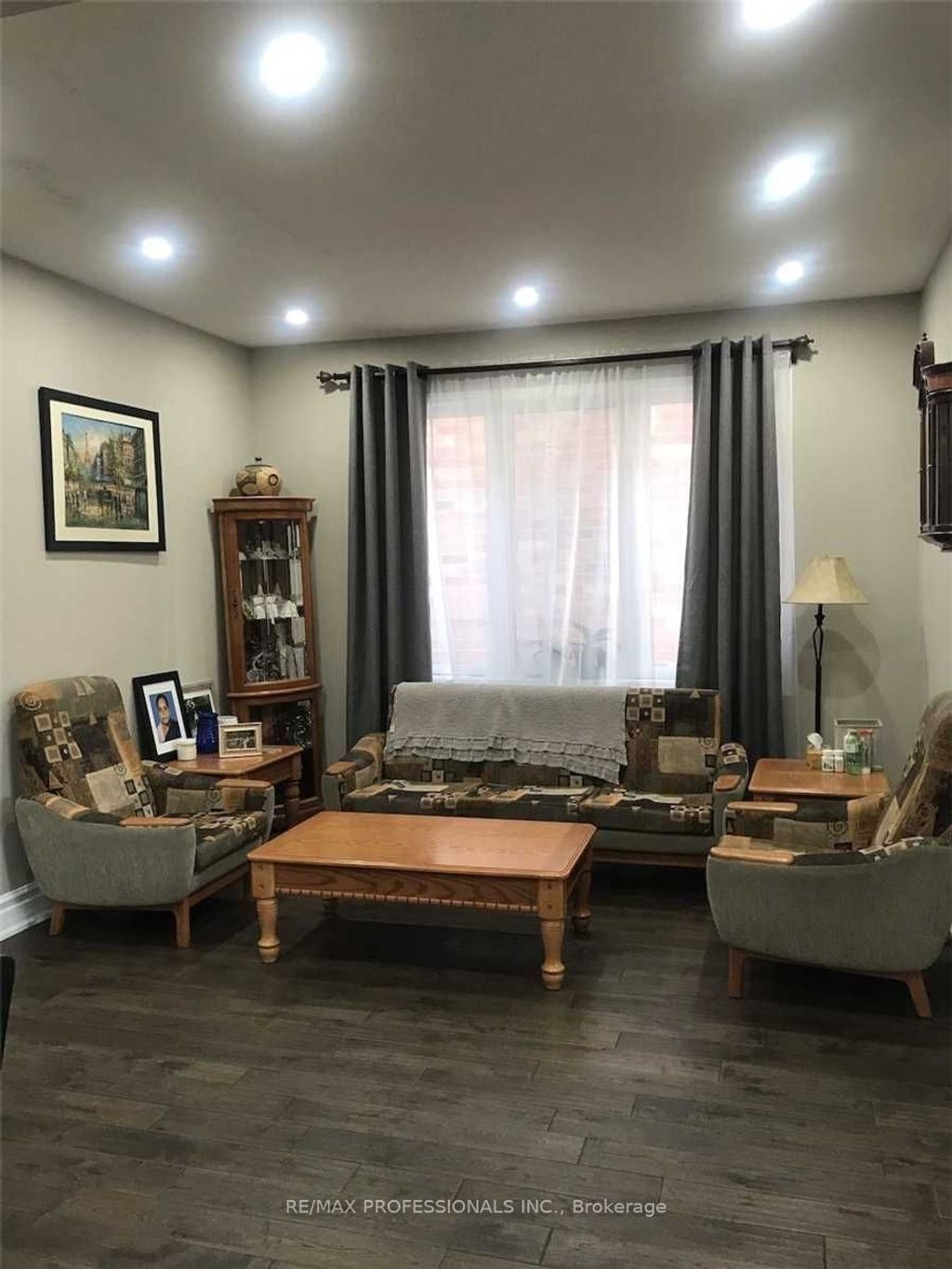 Photo of 3895 Henrietta Way, Mississauga, ON L5M 7Y4 (MLS # W13093826)