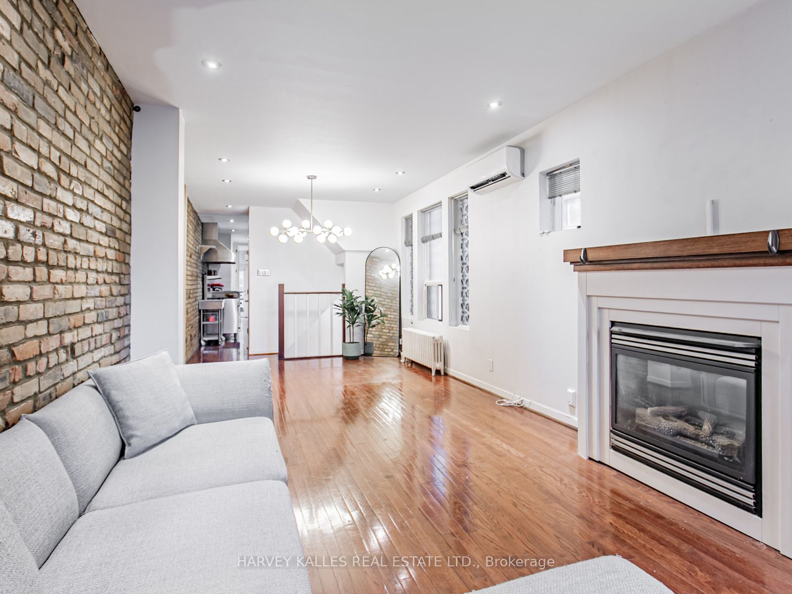 490 Montrose Avenue Main