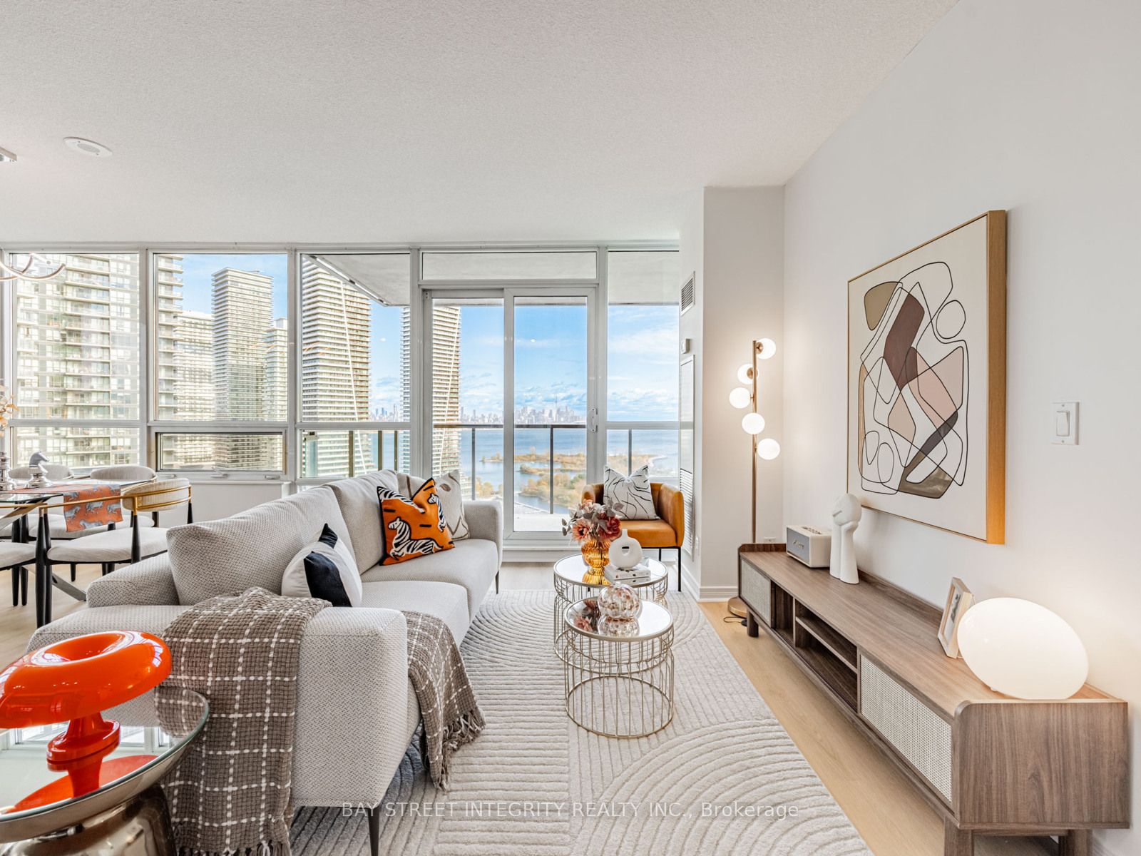 2230 Lakeshore Boulevard W 2706