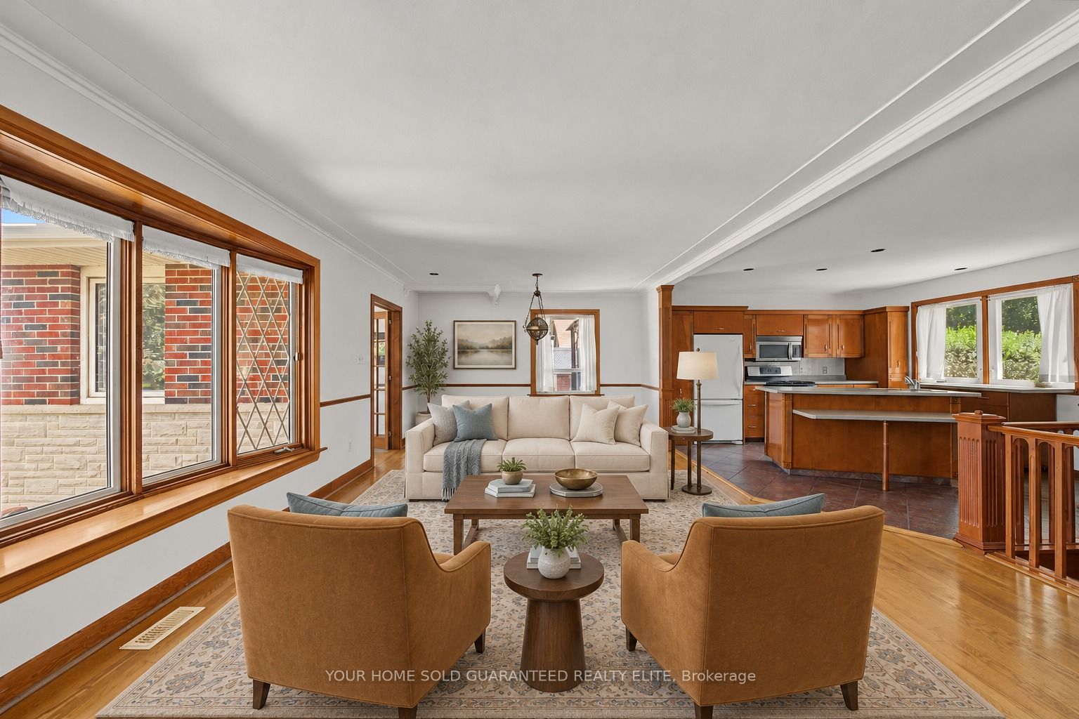 13 Lakeside Drive