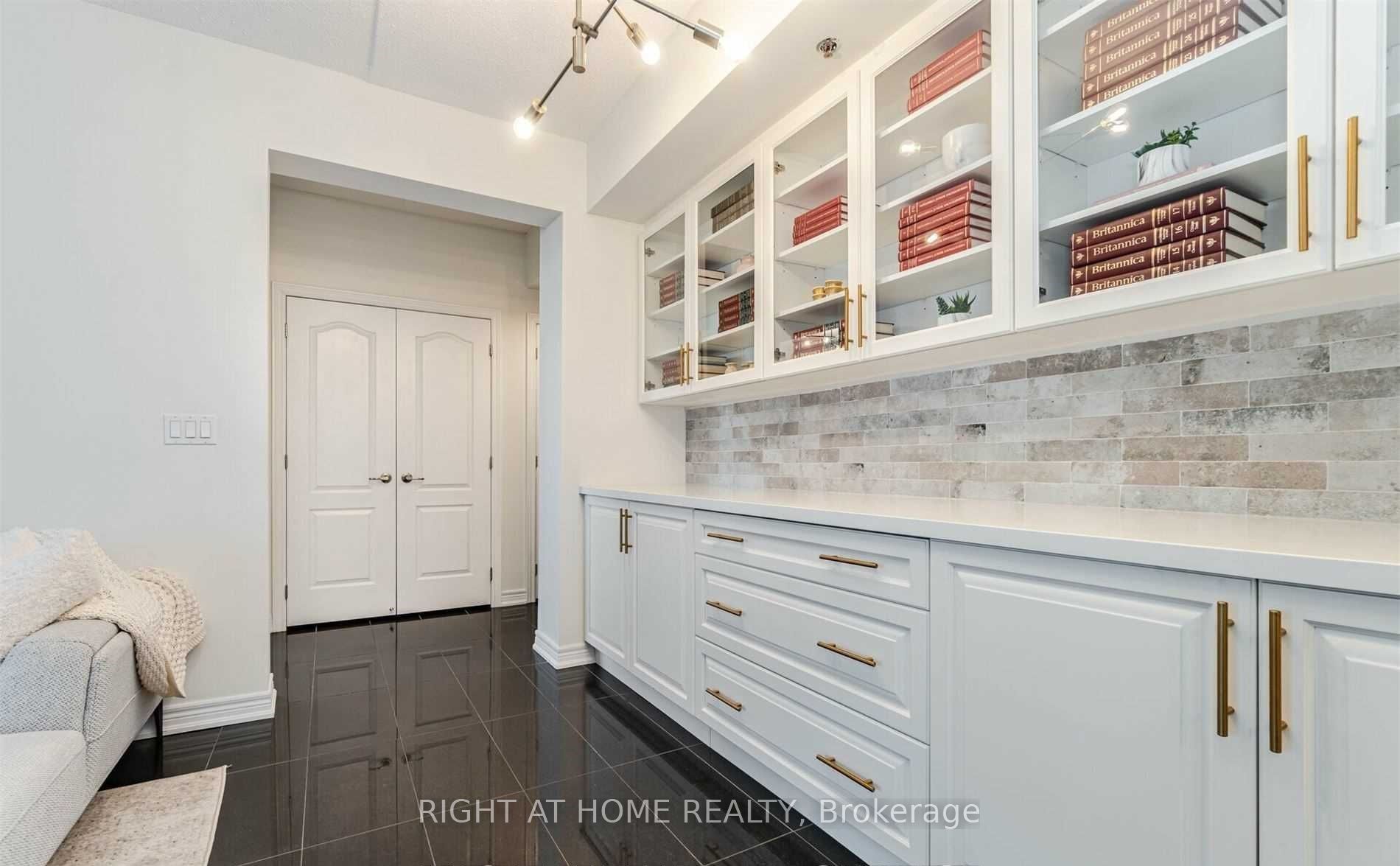 1421 Costigan Road 512