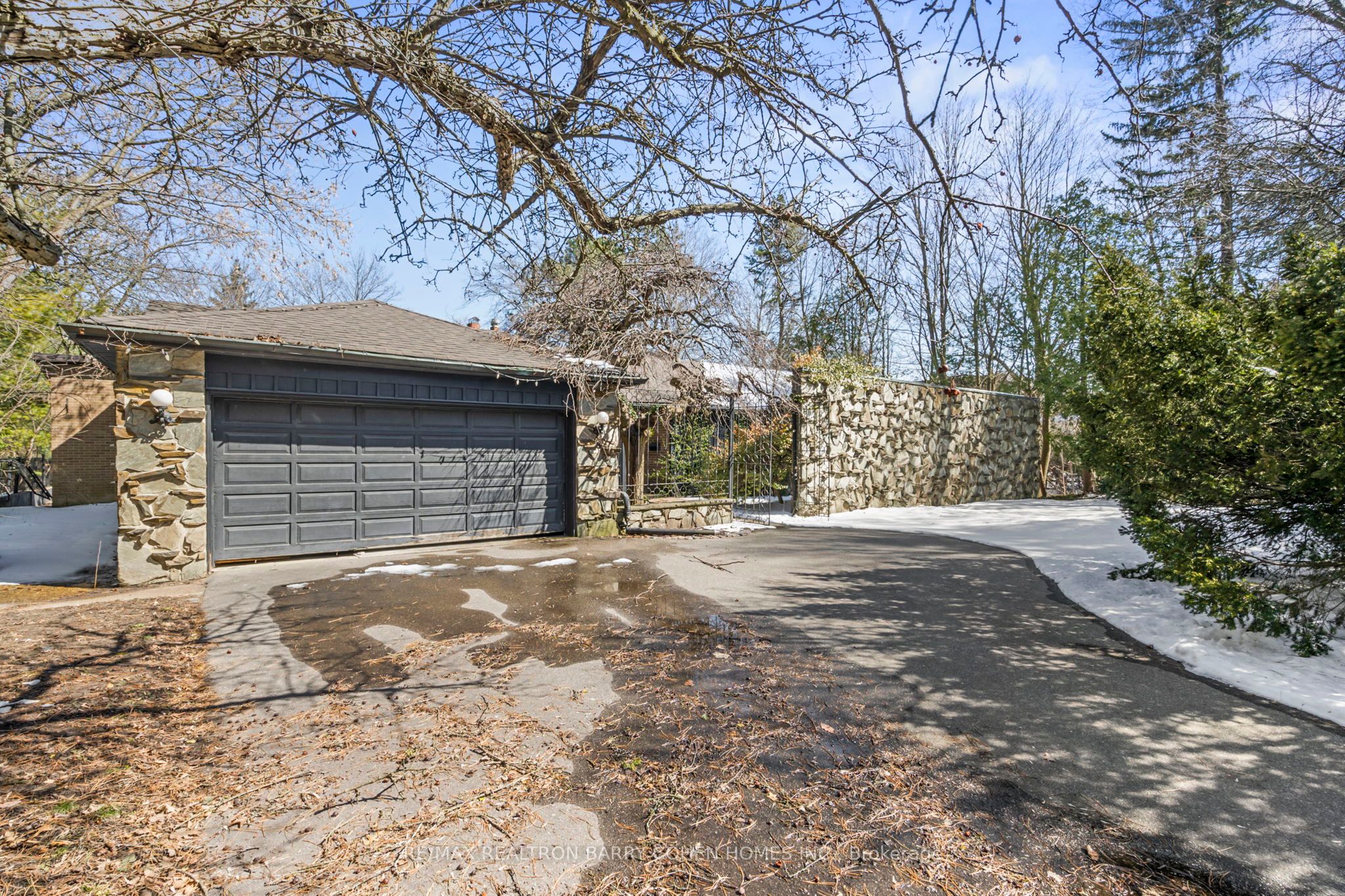 44 The Bridle Path