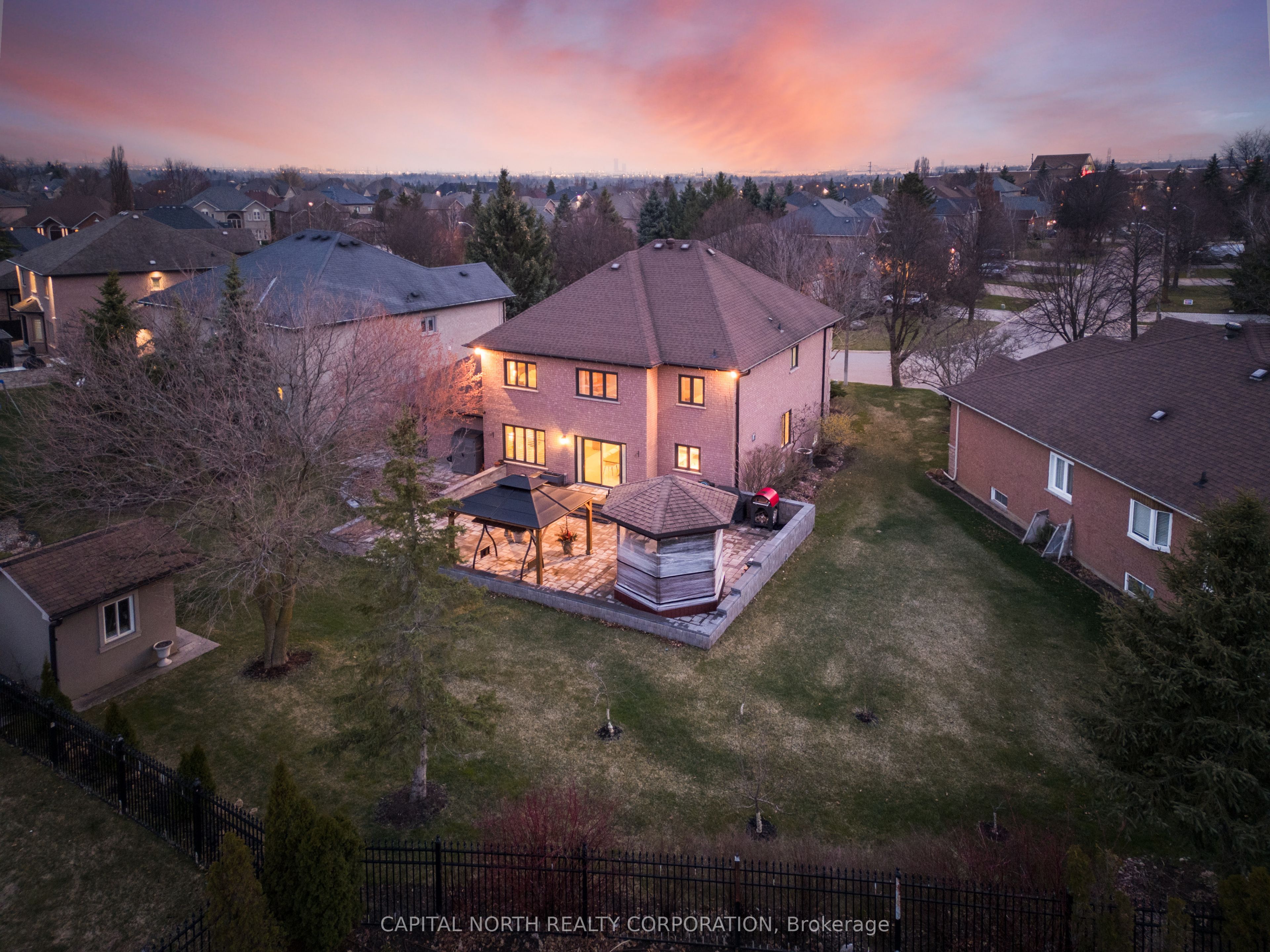 82 Harvester Crescent