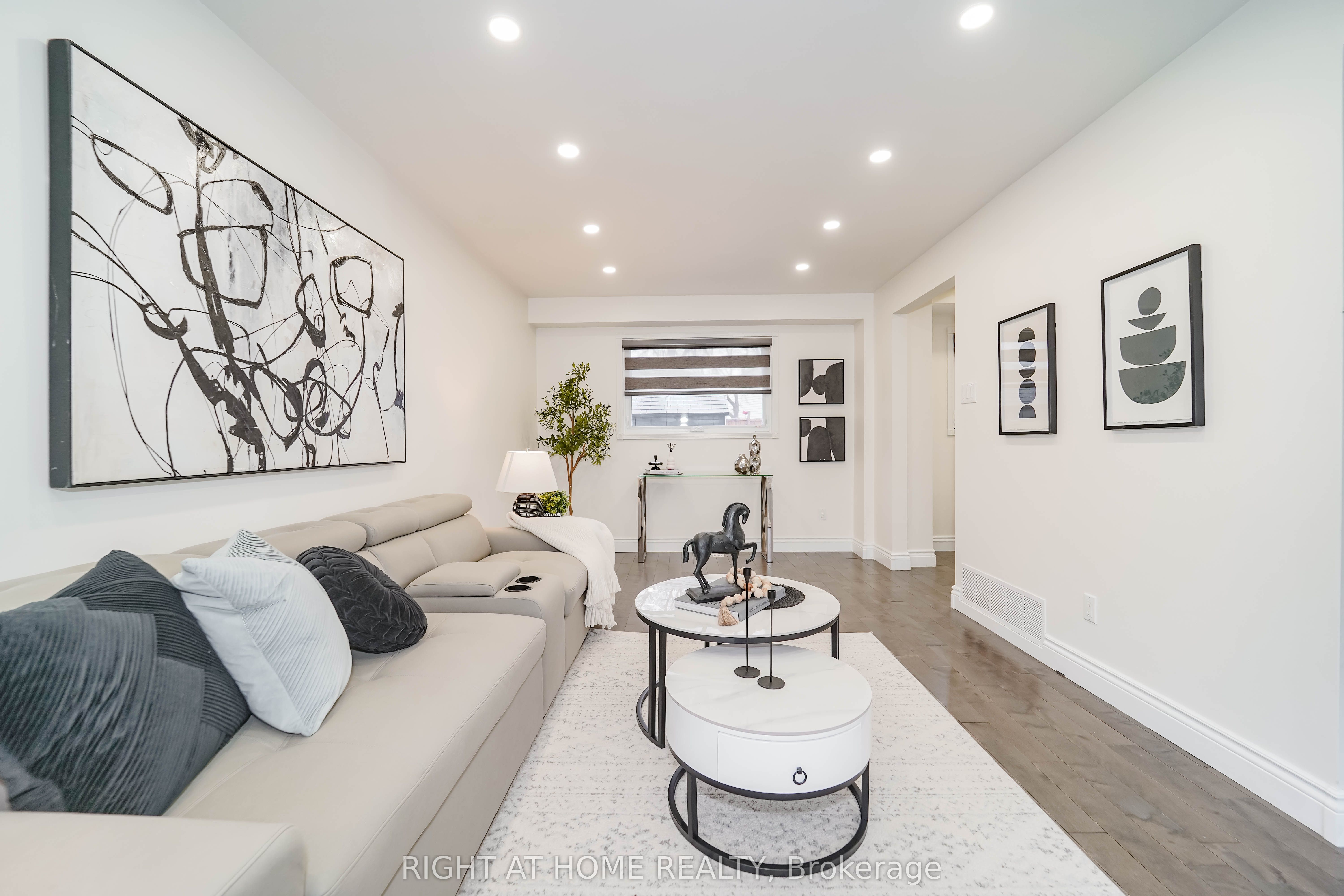 35 Tillbrook Court