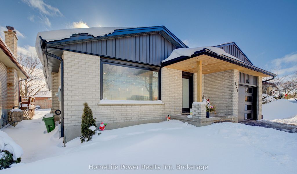 Photo of 328 The Country Way, Kitchener, ON N2E 2T3 (MLS # X12953220)