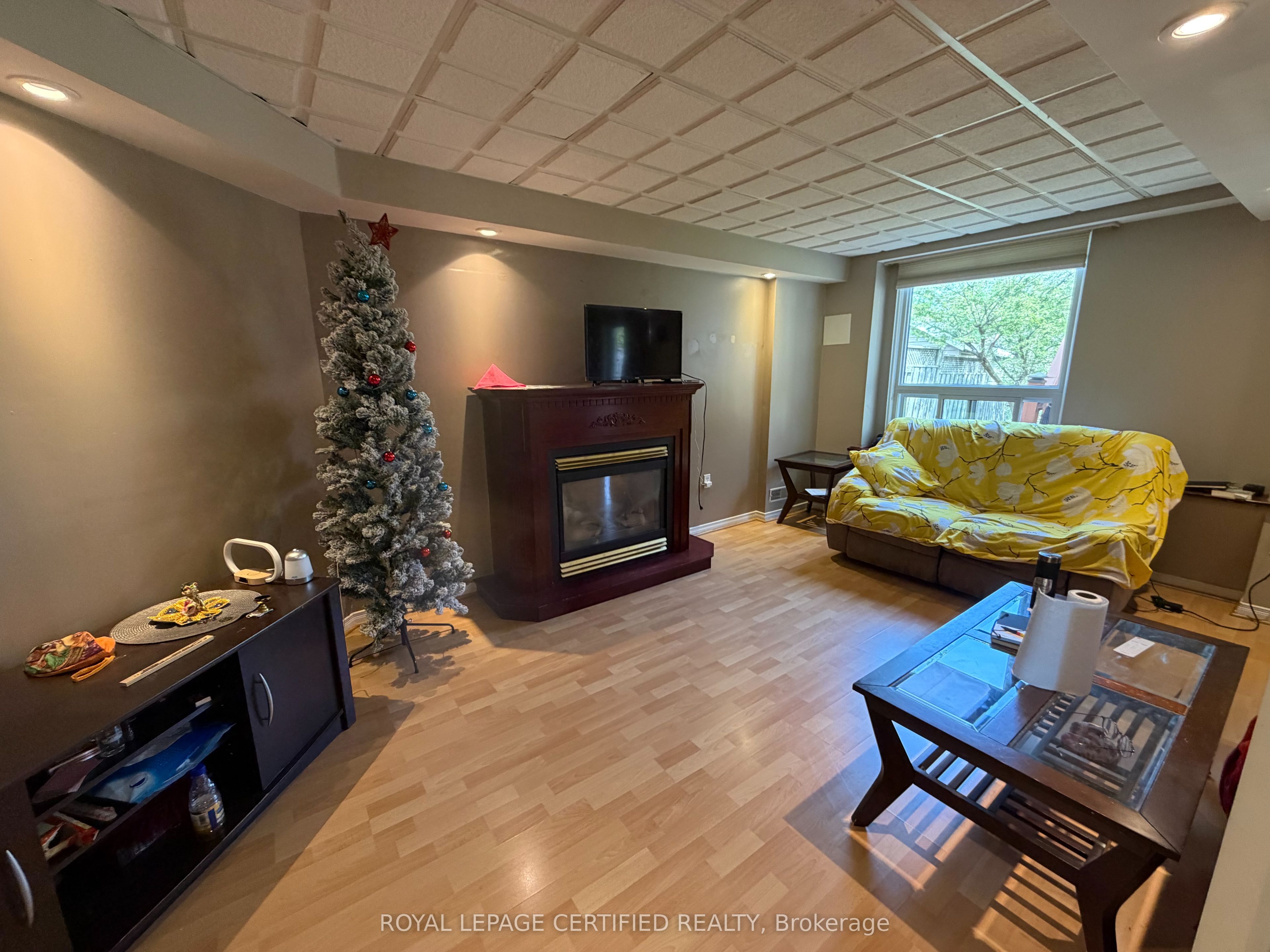 7266 Sandhurst (bsmnt) Drive N