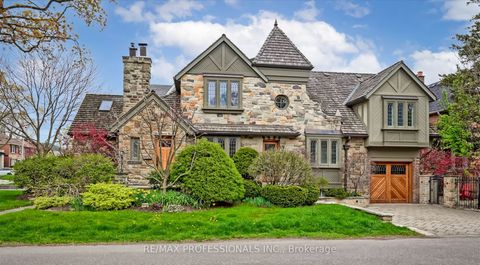 231 Grenview Boulevard S Toronto ON M8Y 3V2
