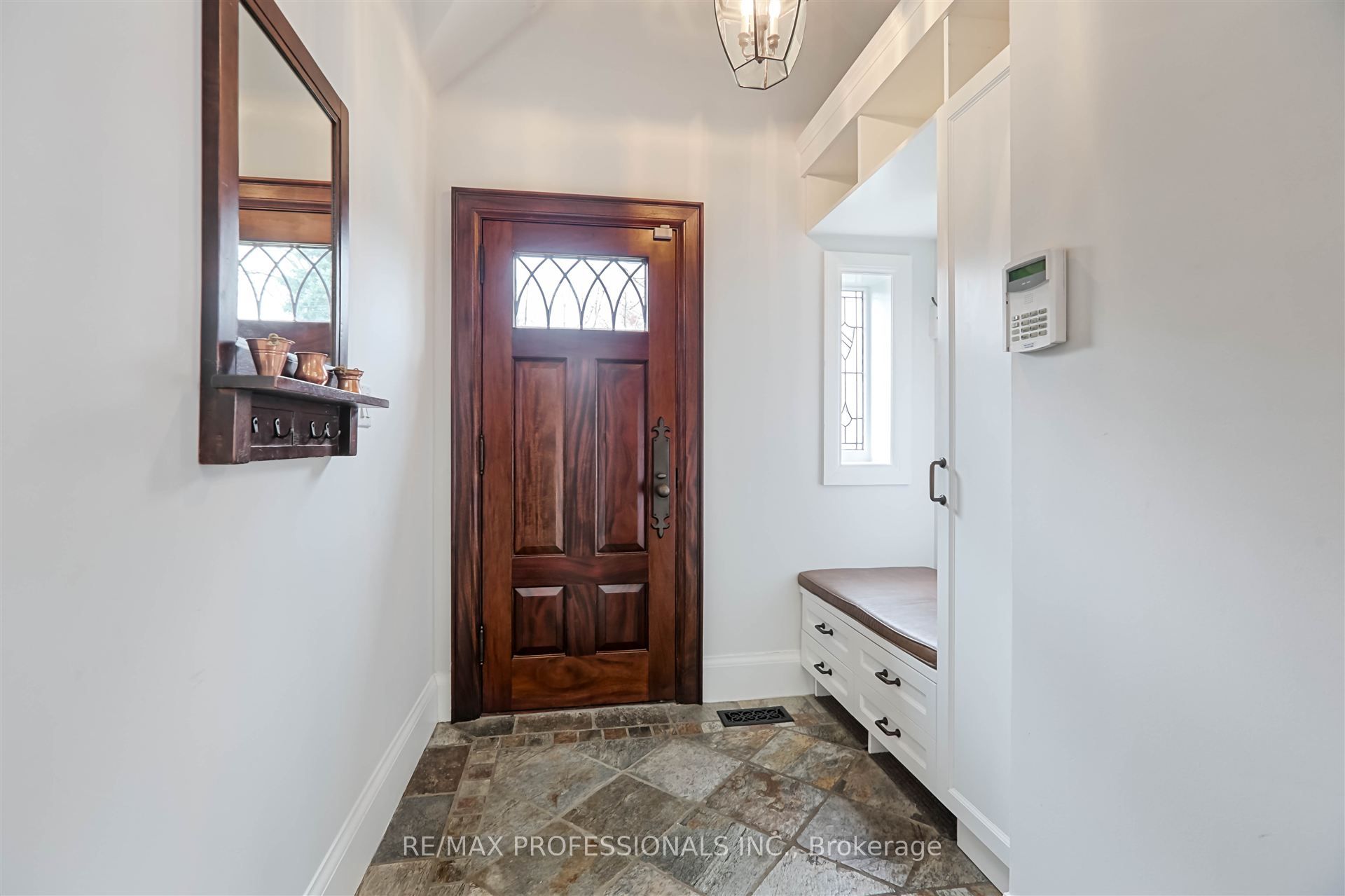 231 Grenview Boulevard S