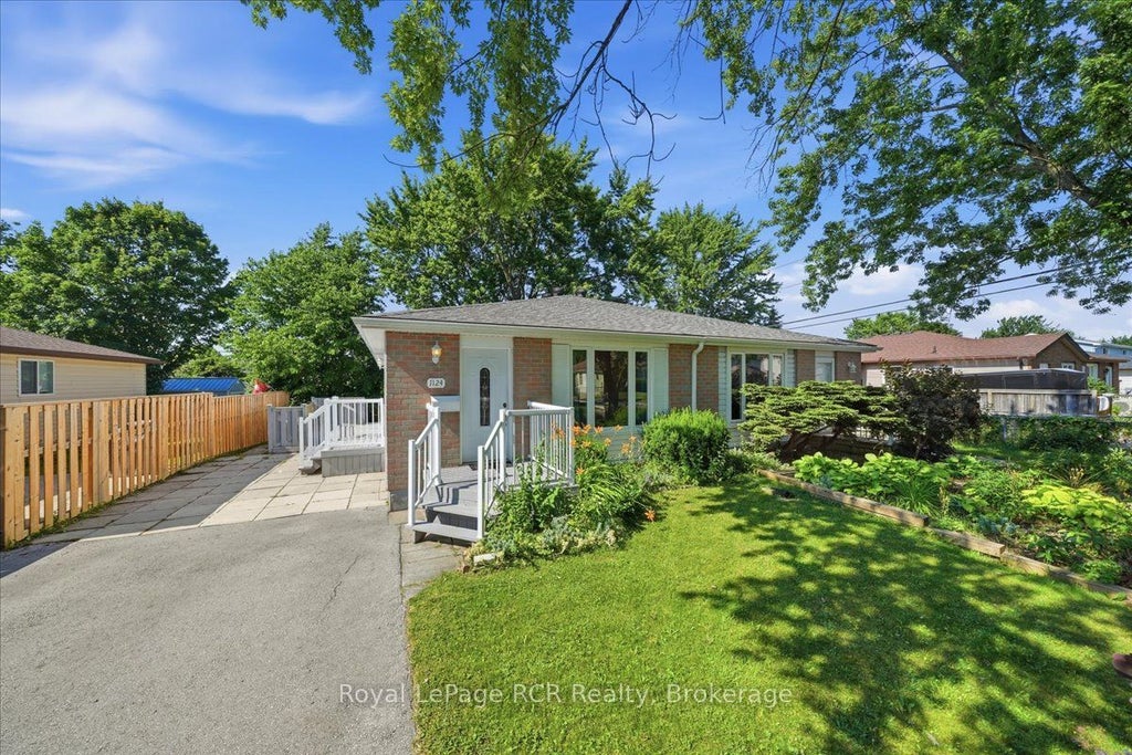 Photo of 1124 12th Street E, Owen Sound, ON N4K 5Y6 (MLS # X13558906)