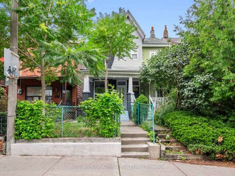 Photo of 398 Crawford Street, Toronto, ON M6J 2V9 (MLS # C12323870)