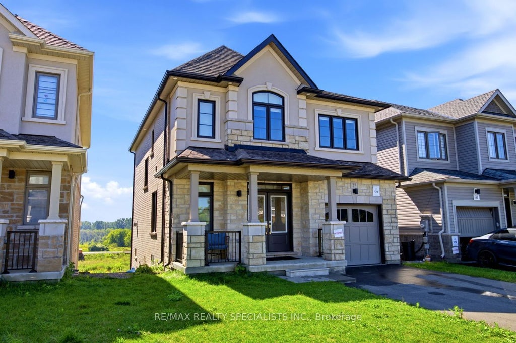 Photo of 27 Salmon Crescent, Clarington, ON L1B 1L9 (MLS # E13749026)