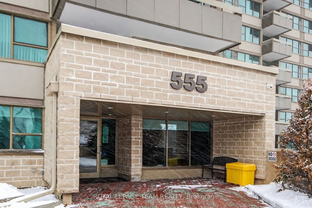 Photo of 555 Brittany Drive #606, Manor Park - Cardinal Glen and Area, ON K1K 4C5 (MLS # X12927222)