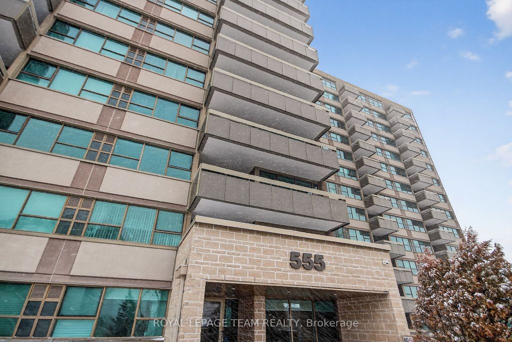 Photo of 555 Brittany Drive #606, Manor Park - Cardinal Glen and Area, ON K1K 4C5 (MLS # X12927222)