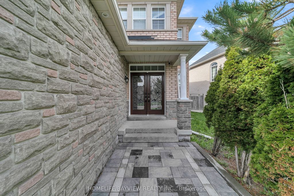Photo of 99 Red Cardinal Trail, Richmond Hill, ON L4E 4B8 (MLS # N13172766)
